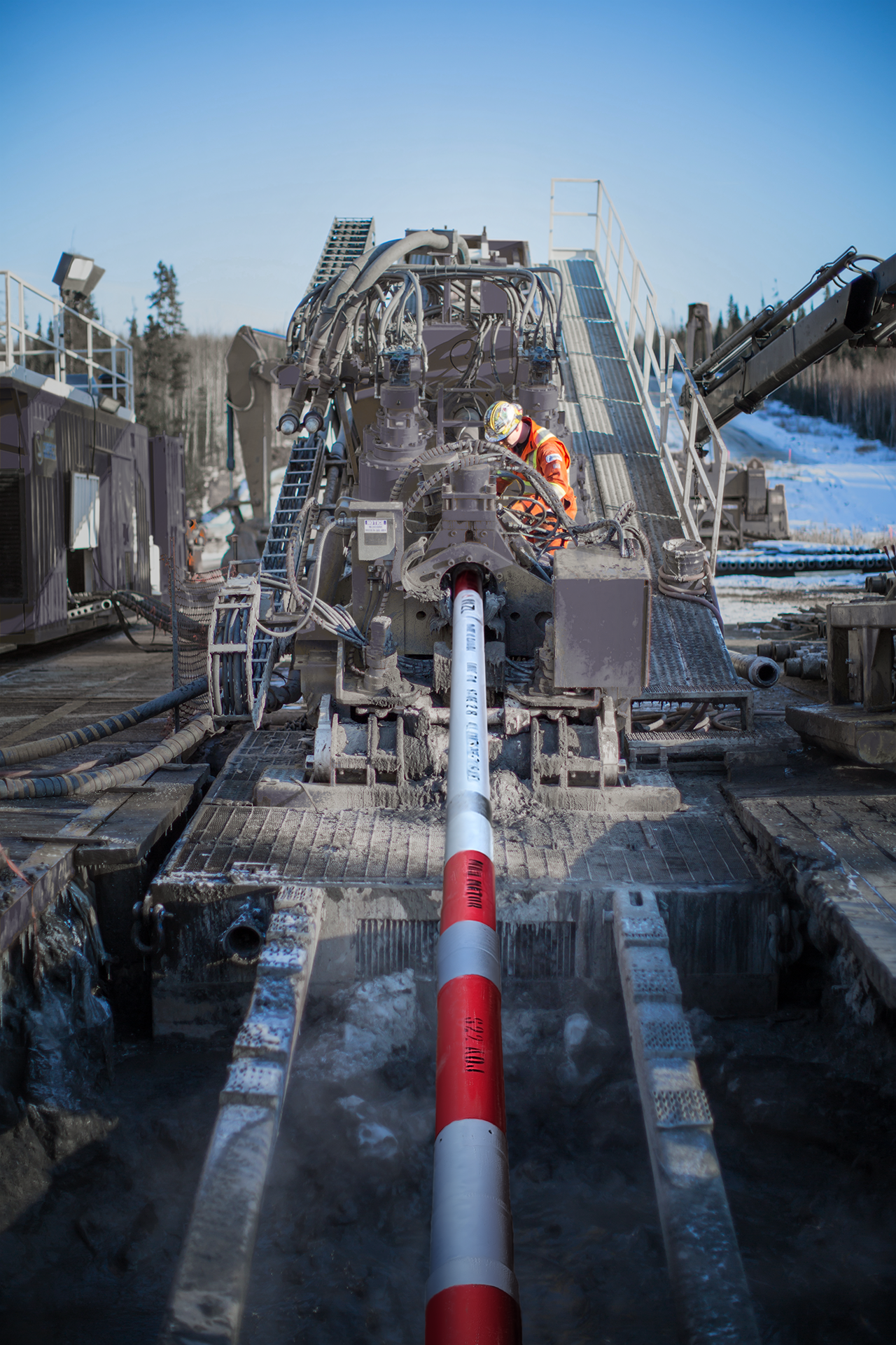 The WZL HDD motor provides reliable performance for both straight and directional drilling within the oil and gas industry, as well as for civil construction applications that require trenchless horizontal directional drilling.