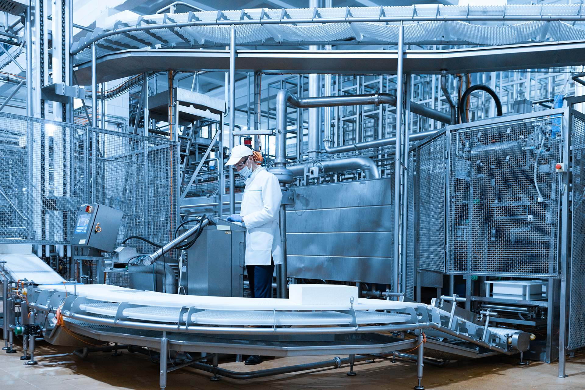 Modern food processing and packaging plants are among the most sophisticated facilities in American manufacturing. From conveyor systems and automated filling machines to high-speed labeling equipment and industrial slicers, every stage of food production depends on highly engineered machinery.